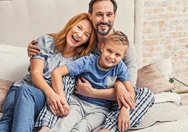 Lachende Familie - Hyperlink zu Pranic Healing Anwendungsbereich Sport